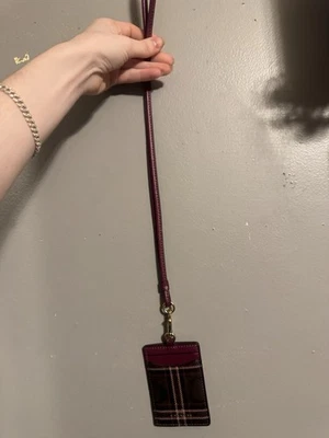 Soporte de identificación Coach Lanyard Foto 1 de 4