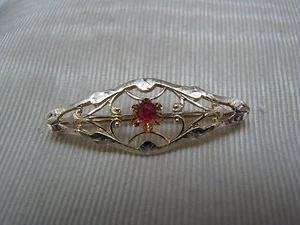 Broche prendedor filigrana de oro amarillo de 10k vintage a579 con un solo centro rubí - Imagen 1 de 4