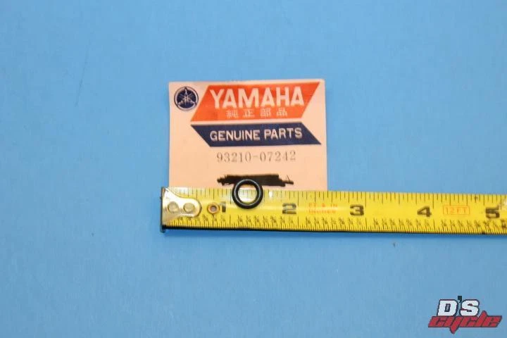 NOS Yamaha Crankcase O Ring 81 & 83 XV920 76-77 & 80-81 TT500 - 93210-07438  - Image 1 of 1