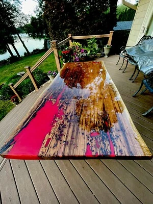 Mesa de comedor de madera de resina epoxi Foto 1 de 4