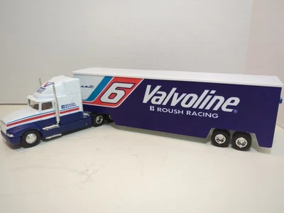 Semirremolque transportador Mark Martin 1993 Valvoline Nascar 1/64 diecast #6  Foto 1 de 4