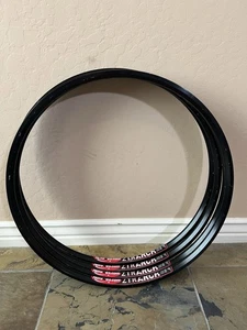 26" Stan's ZTR Arch 32H 559 x 24,4 mm senza tubi doppia parete 6061 alluminio - Foto 1 di 5