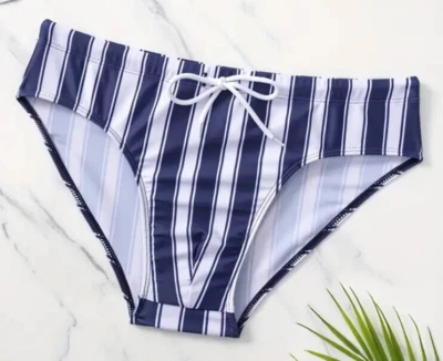 Calzoncillos de baño para hombre azul marino y blanco con estampado de rayas verticales. Talla Grande 34"-36" Foto 1 de 3