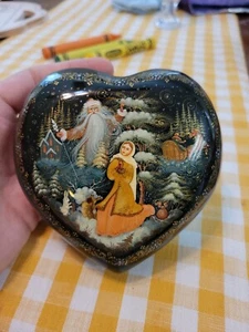 Vintage Handpainted Russian Lacquer Trinket Box Heart Shape Hinged - Picture 1 of 11