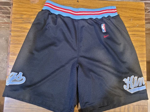 Sacramento Kings 1987 Shorts Size Large Nike Cover
