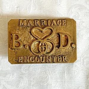 Vintage Marriage Encounter Belt Buckle Gold Tone Religious Hearts Unity Rare - Picture 1 of 4