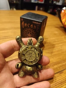 J*RYU Arcane Divination Gold Wheel of Fortune Kidrobot Dunny SDCC 2017 exclusivo - Imagen 1 de 4