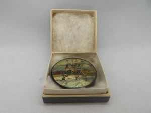 Caja de laca rusa Fedoskino - Paisaje nevado de invierno - 2,5" de diámetro - Pa a mano - Imagen 1 de 6