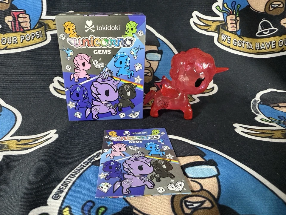 Gemas de unicornio Tokidoki Rubí Regal con caja y folleto Foto 1 de 1