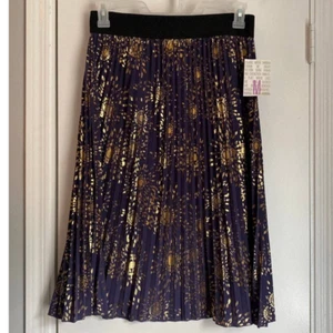 Lularoe Jill Scalloped Creased Accordion Skirt Elegant Collection Size Medium - Picture 1 of 4