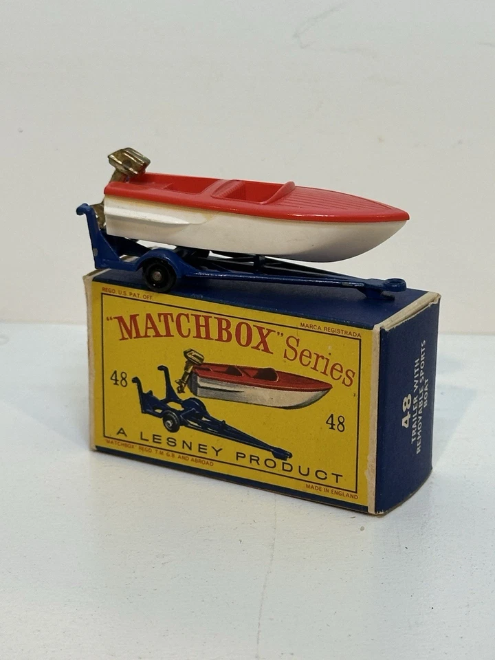 Barco deportivo Matchbox Lesney #48 años 60 con motor y remolque de latón. Foto 1 de 4