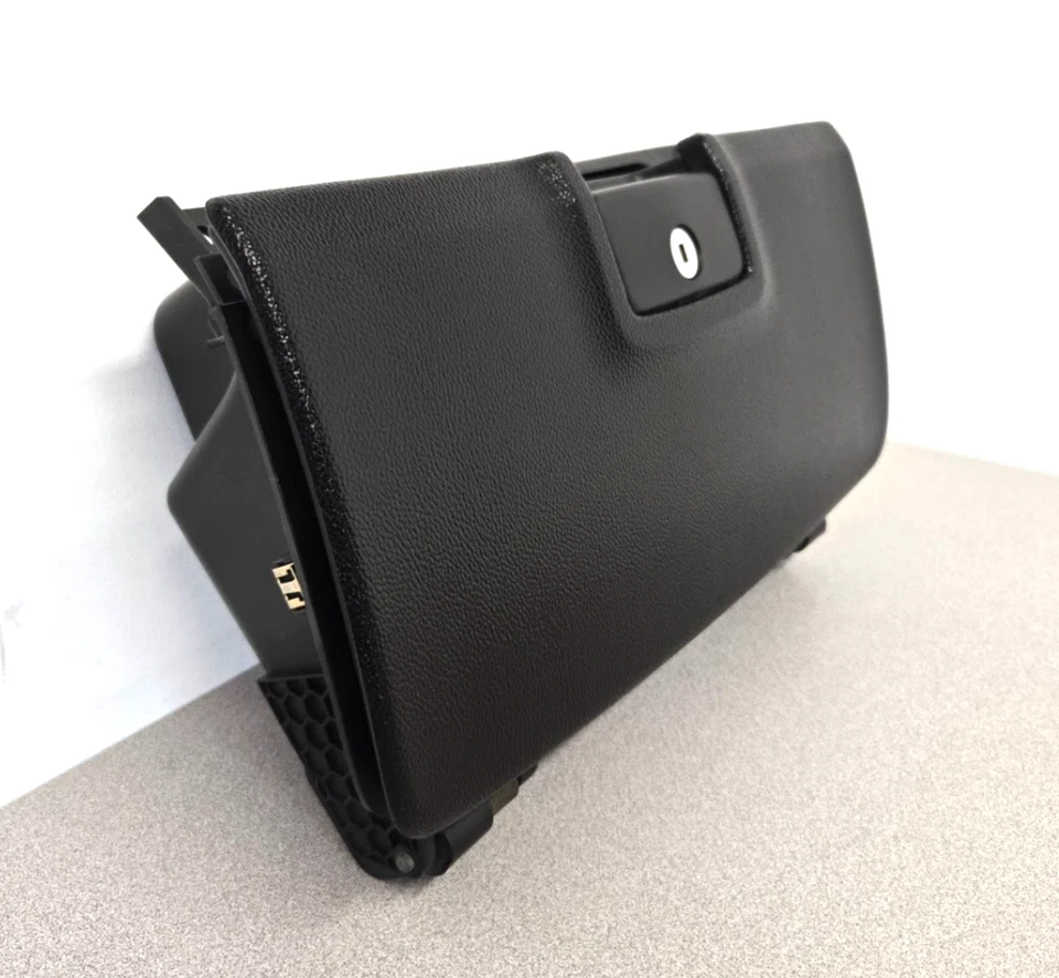 CHEVROLET SILVERADO 1500 DASH UPPER GLOVE BOX STORAGE COMPARTMENT OEM 2014-2018 - Image 1 of 4