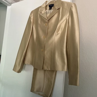 Ann Taylor - Conjunto de chaqueta y pantalón 100 % seda dorado para mujer Foto 1 de 4