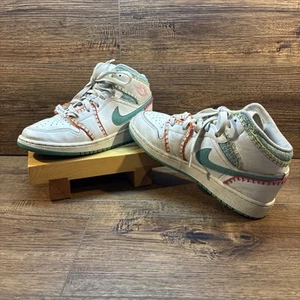 Nike Air Jordan 1 Mid SE 5Y Damengröße 6,5 weiß türkis Retro Schuhe DM6218-100 - Bild 1 von 13