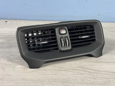Painel de ventilação central VOLVO V40/GENUÍNO/30780845/Ventilação média/preto - Imagem 1 de 4