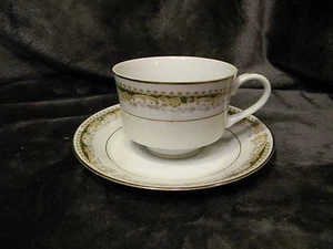 Queen Anne, Signature Collection Select Fine China Cup and Saucer,Excellent - Picture 1 of 3
