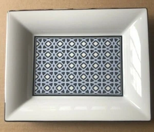 CANDY DISH / TRINKET TRAY PORCELAIN OR LIMOGES LR PARIS 8 x 6.5``in original box - Picture 1 of 4