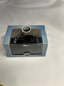 Oxford Diecast 1/76 Scale Jaguar XJ - Ultimate Black 76XJ005 - Picture 1 of 6