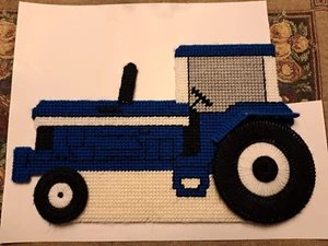 Handarbeit Garn Traktor - schwarz-weiß mit Spinnrädern und schönen Details - Bild 1 von 6