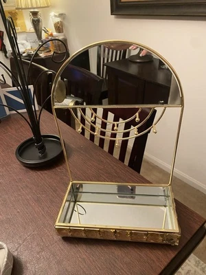 Beautiful jewelry stand Paid $45.00 Hardly Used - Image 1 of 4