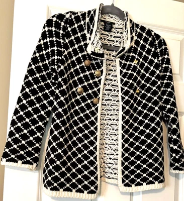 Suéter Tahari Blanco, Negro y Dorado Cierre a Presión Cárdigan Suéter Para Mujer Pequeño Foto 1 de 4