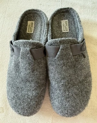 Zueco informal sin cordones de fieltro minimalista gris Earth Origins Jenna 9,5 Foto 1 de 4