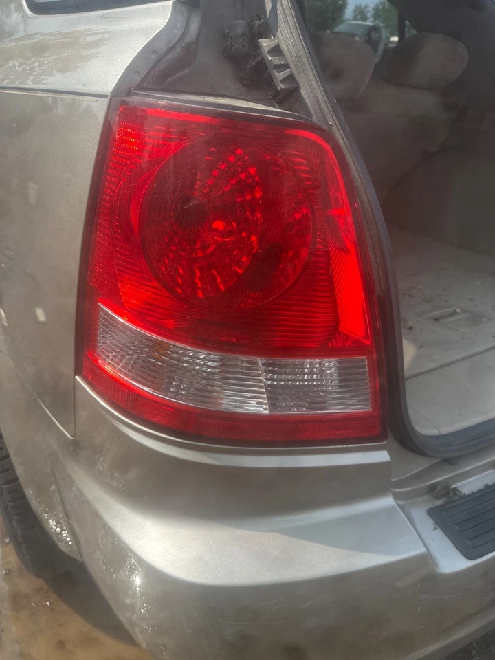 Luz trasera lateral izquierda para conductor Kia Sorento 2003 a 2006 OEM P8295 DW Foto 1 de 1