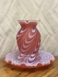 Vintage Fenton Lichterkette Lampe - gewirbeltes Federmuster Rose satiniertes opalisierendes Glas - Bild 1 von 23