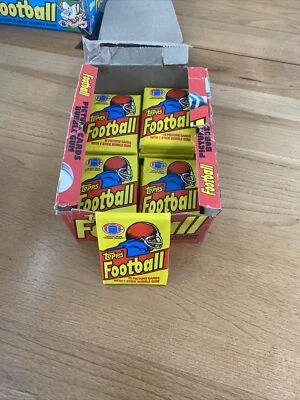 1981 Topps Football (1) Wax Pack Sealed Unopened From Box Joe Montana RC Rookie - Image 1 of 3