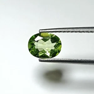 1.80Ct 100% Natural Green Peridot Ring OVAL 8.8mm x 6.8mm Loose Gemstone - Picture 1 of 3