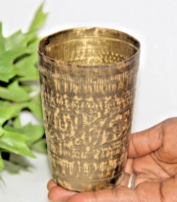 古董黄铜饮用杯玻璃原装老式手工花卉雕刻 — 第 1/4 张图片