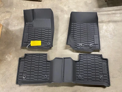 Alfombrillas para todo tipo de clima 22-25 Jeep Grand Cherokee y 21-25 Grand Cherokee L Mopar Foto 1 de 4