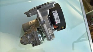 Vaillant Boiler Extractor Fan Ebmpapst & Honeywell VK8115F Combined Gas Valve - Picture 1 of 5