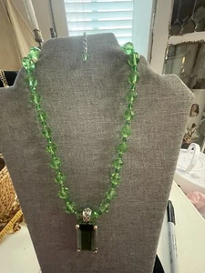 Michael Morrison MX Green Glass Bead And Pendant Necklace Signed - Picture 1 of 6
