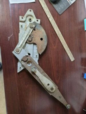 Passenger Front Window Regulator Electric 4 Door Fits 71-76 BUICK  - Image 1 of 4