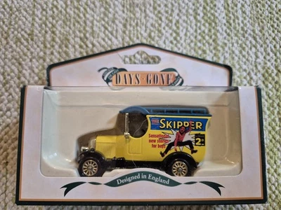 Lledo Days Gone By The Skipper Stories Fir Boys Bull Nose Van 1:64 Diecast Car - Image 1 of 4