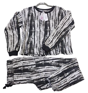NWT LuLaRoe LuLu Set Sweater Joggers - Size MEDIUM - Black White Ripple - Picture 1 of 7