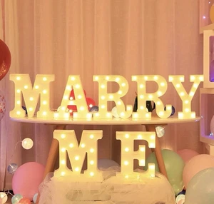 Timisea "Marry Me" LED Leuchtbuchstaben - Bild 1 von 6