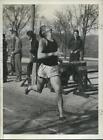1932 Press Photo Jordon of Boston wins half mile event vs US Military Academy