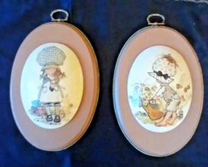 VINTAGE HOLLY HOBBIE  WOOD & CERAMIC  PICTURE SET  WALL PLAQUES  MID CENTURY - Picture 1 of 12