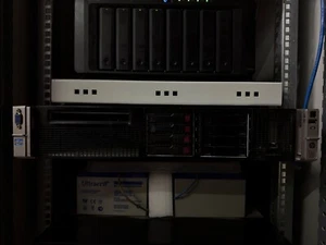 Serveur HP DL380e Gen8 8x SFF - Photo 1/1