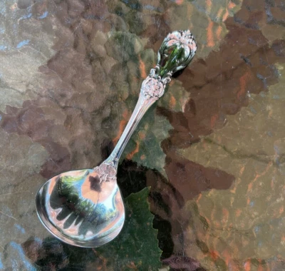 Cucharón vintage, plata de ley, caña y cartón, borgoña, flor, salsa, 6 1/2" Foto 1 de 4