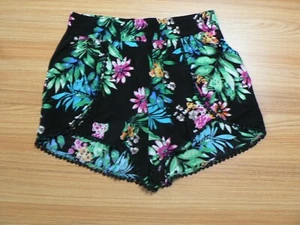 LOVE TREE SZ SMALL (23x1.5) FLORAL SHORTS-11" RISE-ACCENT TRIM-ELASTIC WAIST-EUC - Picture 1 of 9