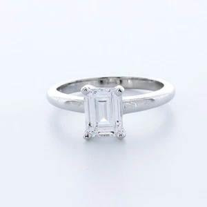 Klassischer Solitärring 1,0 kt AGI Laborgefertigter Diamant E/VVS2 Smaragdschliff Platin - Bild 1 von 5