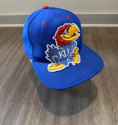 Sombrero Zephyr de Colección Años 90 Kansas Jayhawks Logo Bordado Debajo Gráfico Snapback Foto 1 de 4