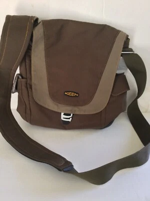 Mochila Keen Hybrid Transport Unisex para Computadora Color Marrón Foto 1 de 4