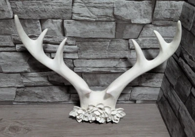 Estatuilla colgante de pared con astas de ciervo blancas con flores de resina decoración navideña 14"x12" Foto 1 de 4