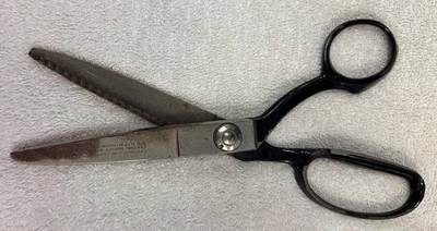 VINTAGE WISS Large Heavy Duty 9" Pinking Shears Made in USA Black - Image 1 of 4