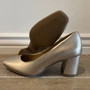 Naturalizer Women's Warner Pump Warm Silver 8.5 Wide - Picture 1 of 8