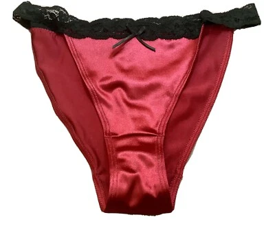 Bragas, bikinis de mujer ILUSION talla L. rojo satinado suave con cintura de red y decoración Foto 1 de 4
